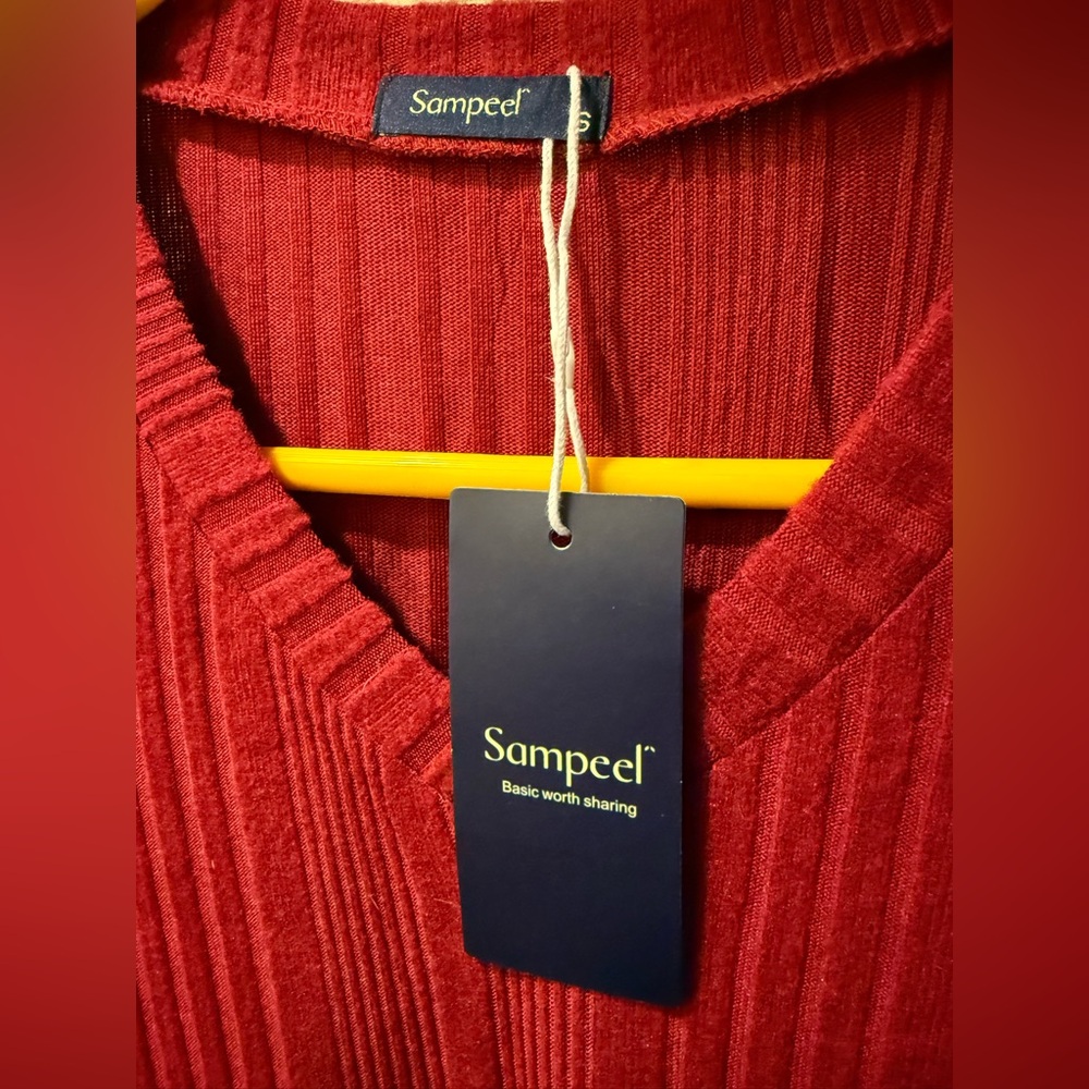 Sampeel Women's V-Neck Sweater - Red - Picture 4 of 4